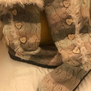 Muk Luxs knitted boots with heart buttons